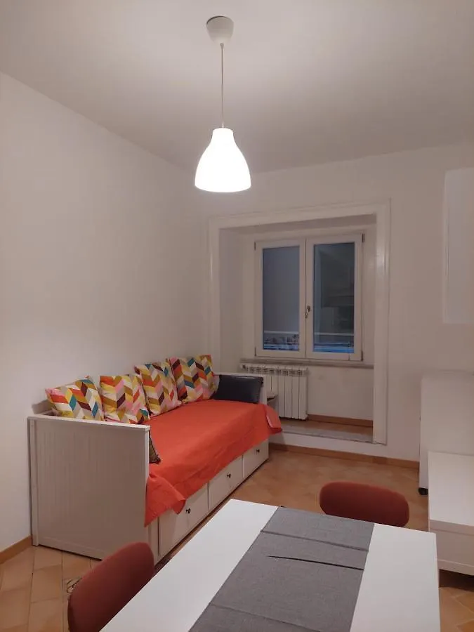 Apartment Appartament La Maison Petit Napoli Italy