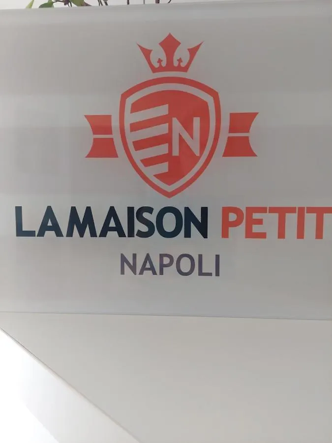 Apartment Appartament La Maison Petit Napoli