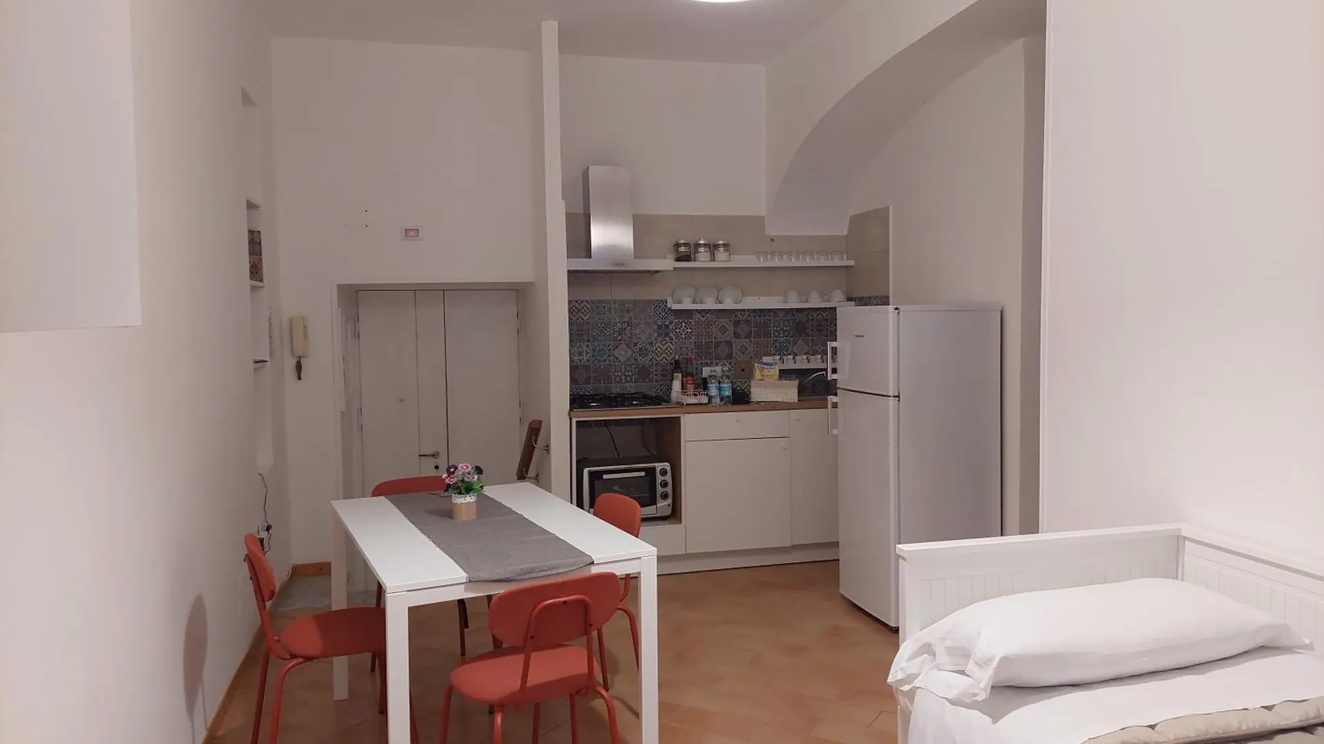 Appartament La Maison Petit Napoli 0*, Naples Italy